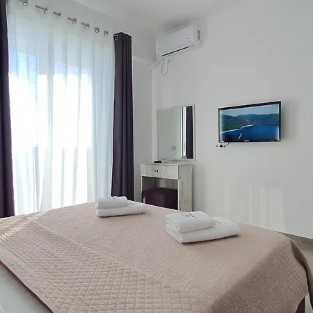 Flore Rooms Sarande Exterior photo